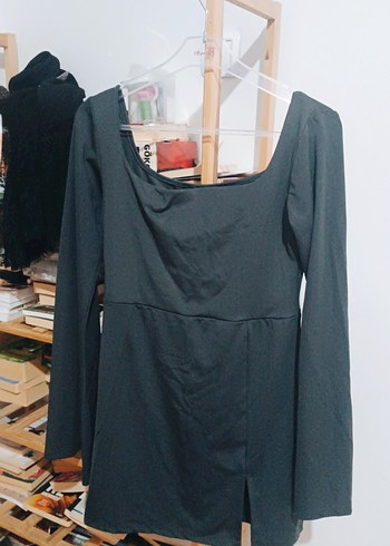 Gri V Yaka Dar Kesim Mini Elbise - Görsel 2