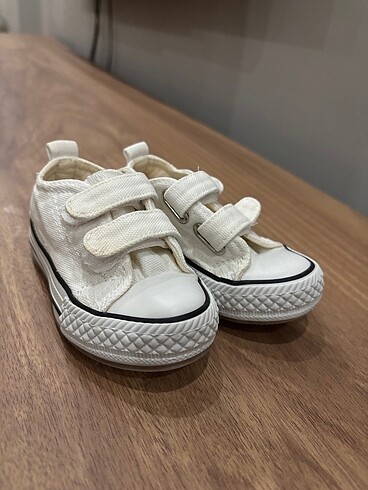 Işıklı kız çocuk converse