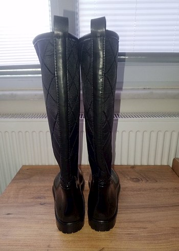 Siyah Kapitone Yağmur Çizmesi - Görsel 2