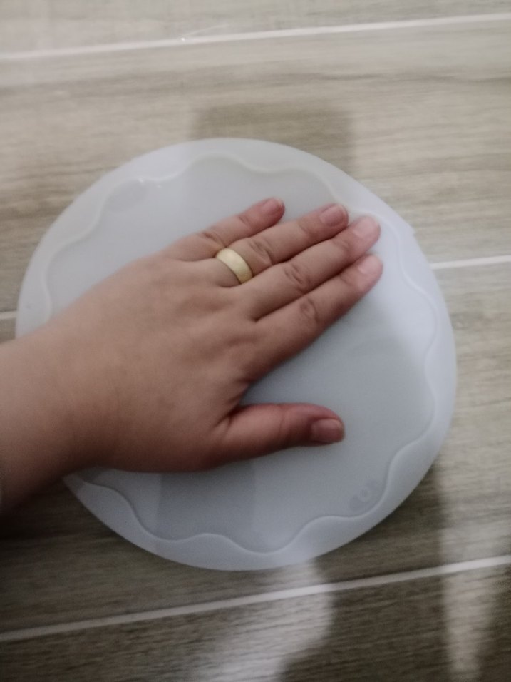 Beyaz Dalgalı Kenarlı Yuvarlak tepsi kalibi - Görsel 2