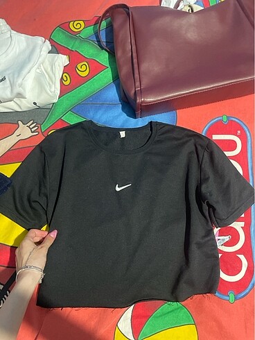 Nike Crop Siyah Tişört