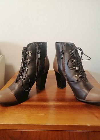 Kahverengi Yılan Desenli Kadın Deri Bot - Görsel 2