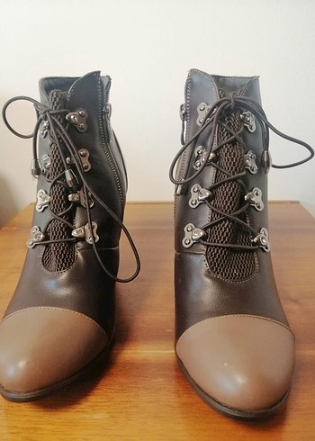 Kahverengi Yılan Desenli Kadın Deri Bot - Görsel 5