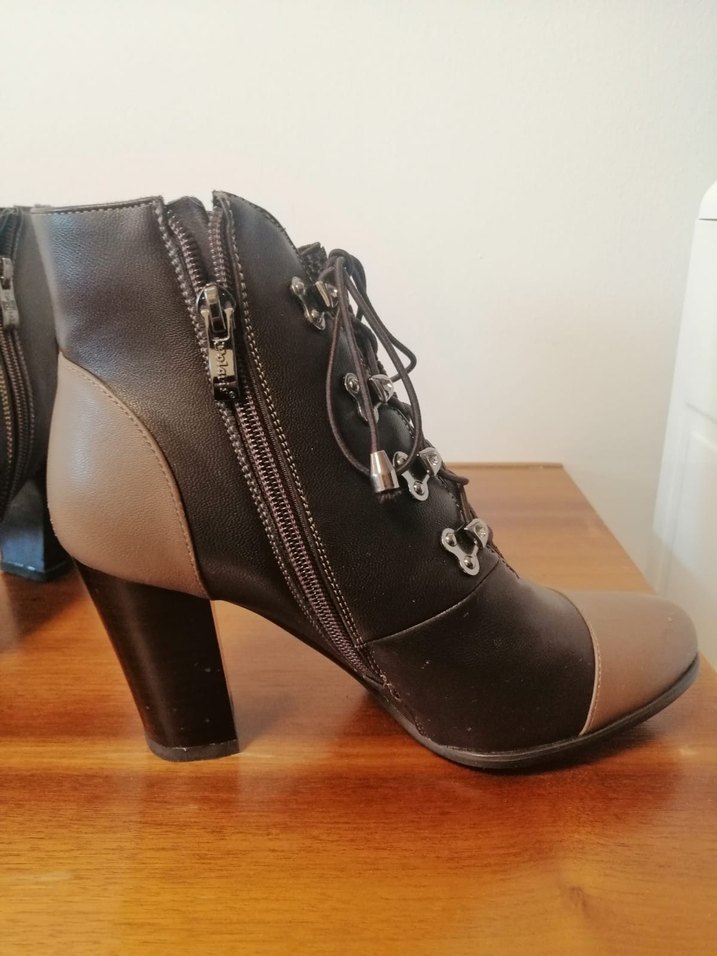 Kahverengi Yılan Desenli Kadın Deri Bot - Görsel 4