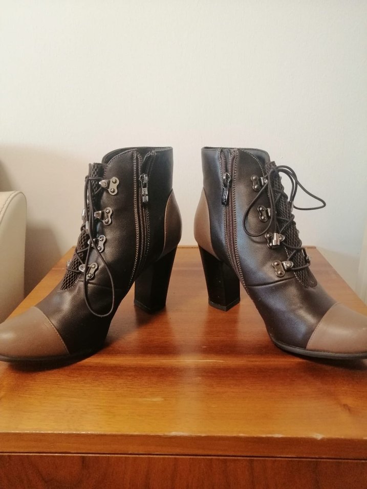 Kahverengi Yılan Desenli Kadın Deri Bot - Görsel 2