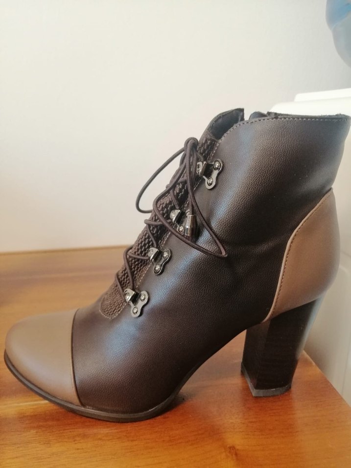 Kahverengi Yılan Desenli Kadın Deri Bot - Görsel 3