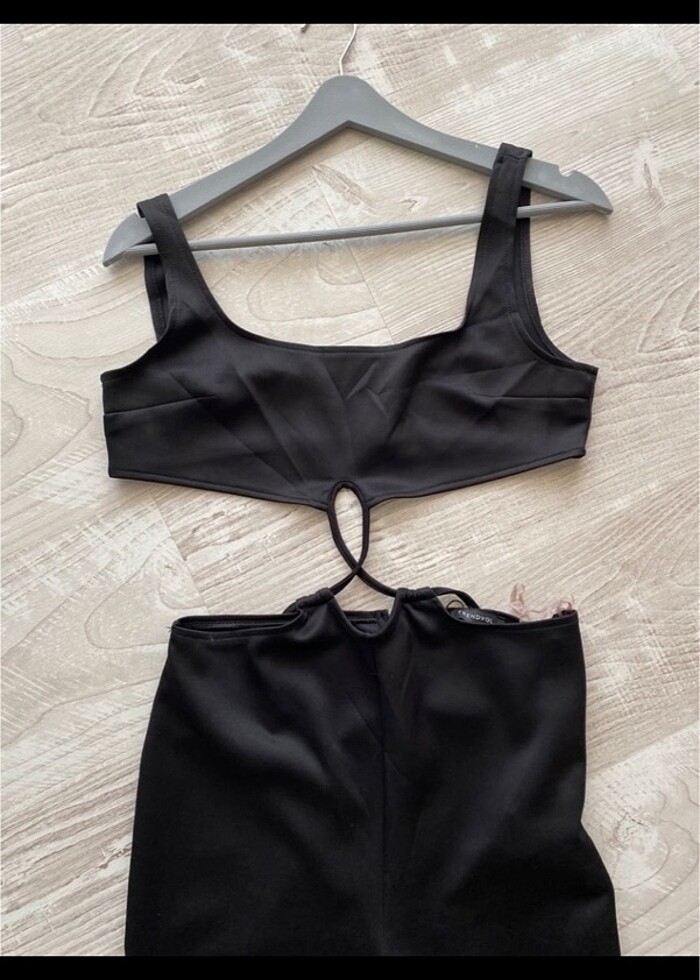 Kadın şık siyah tulum - Görsel 3