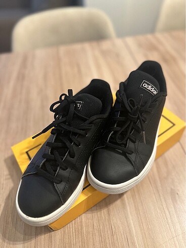 36,5 Beden Siyah Adidas