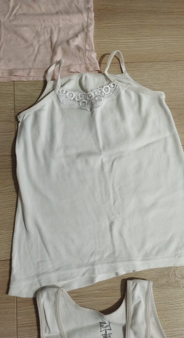 Beyaz ve pastel renklerde çocuk atletleri - Görsel 5