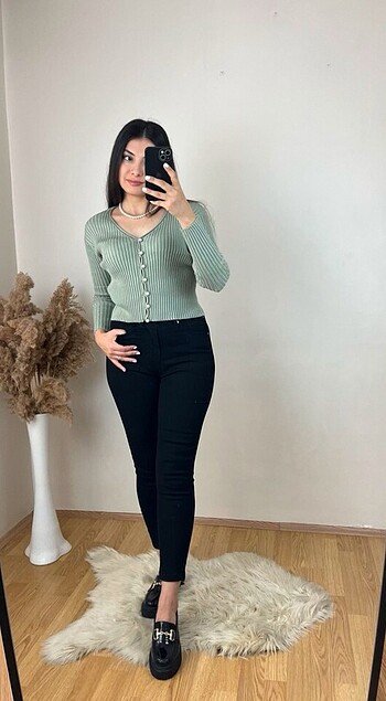 İnci detaylı su yeşili hırka