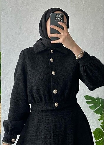 38 Beden Tüvit kumaş etekli takım siyah 