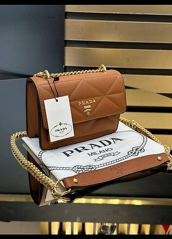 Prada çanta 