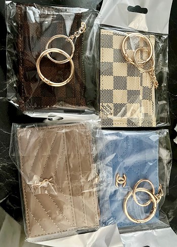 Altın Zincir Detaylı Parisian Anahtarlık - Görsel 3