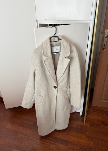 Bej Tek Düğmeli Uzun Kaban - Görsel 2