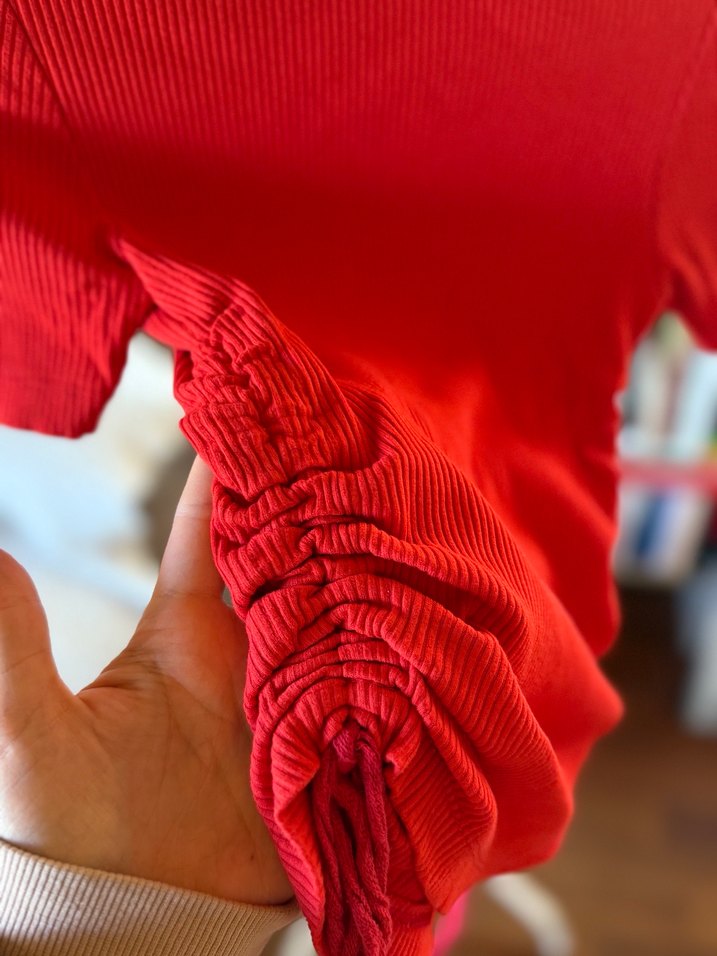 Kırmızı tişört - Görsel 3