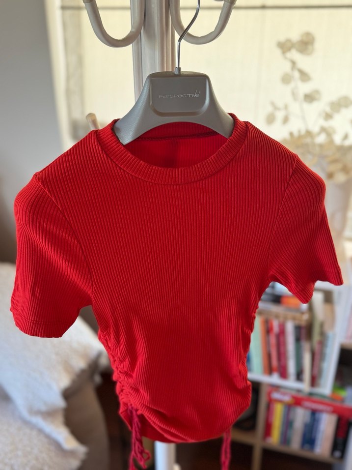 Kırmızı tişört - Görsel 2