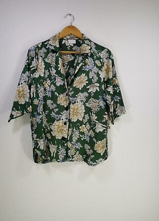 Floral desenli gömlek