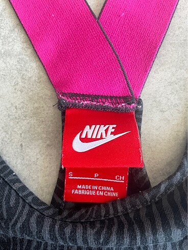 Nike Bluzu
