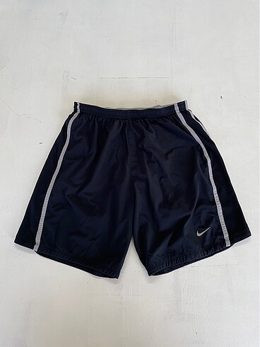 Nike tayt içlikli şort