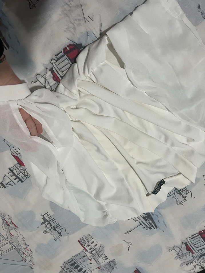 Beyaz V Yaka Drapeli Uzun Kollu Bluz - Görsel 3