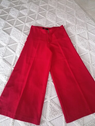 Kırmızı kumaş pantolon