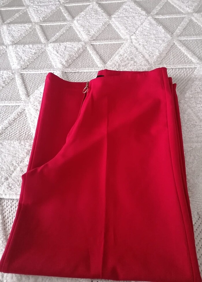 Kırmızı kumaş pantolon - Görsel 2