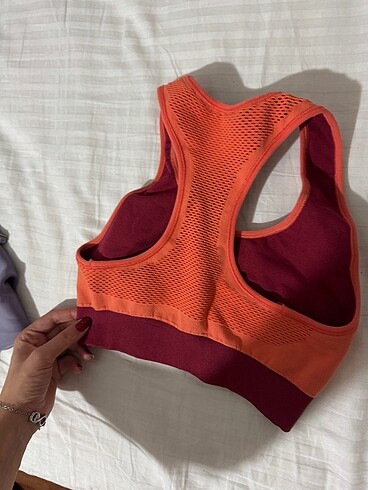 Urban Outfitters Sporcu üstü