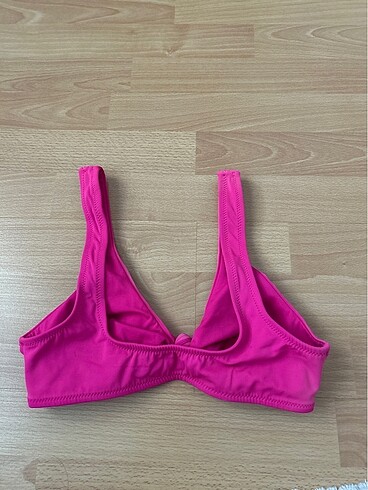 Penti pembe bikini üstü