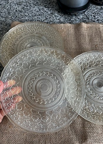 İşlemeli Desenli Beyaz Cam Tabak - Görsel 3