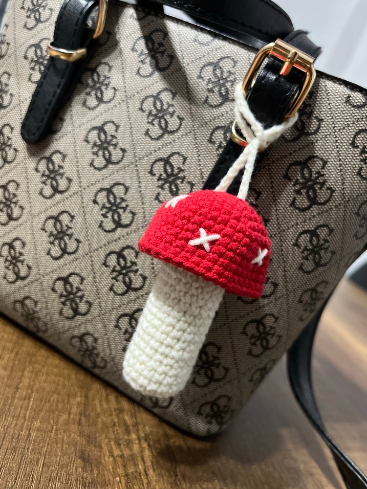 Renkli Örgü Mantar Anahtarlık - Görsel 2