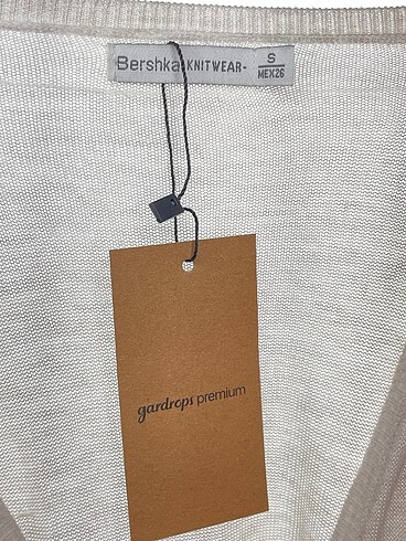 s Beden çeşitli Renk Bershka Hırka %70 İndirimli.