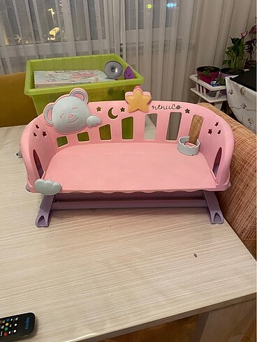 Oyuncak bebek yatağı