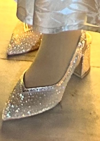 Altın Renkli taşlı Topuklu Ayakkabı - Görsel 7