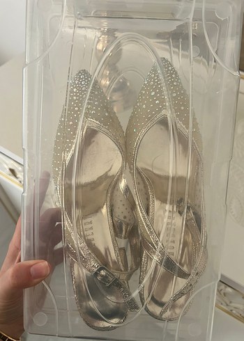 Altın Renkli taşlı Topuklu Ayakkabı - Görsel 4