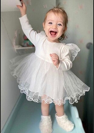 Kız bebek 1 yaş kanatlı beyaz fırfırlı tül elbise