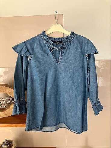 xs Beden Mavi fırfırlı denim kot gömlek