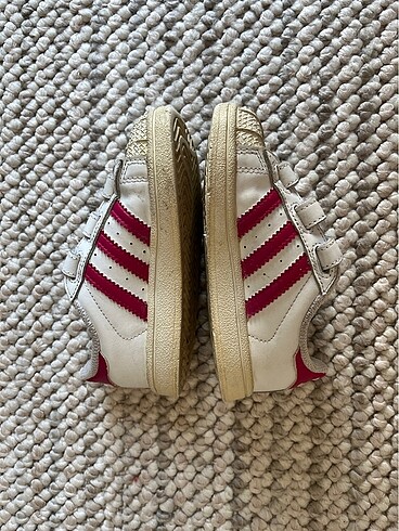 24 Beden beyaz Renk Adidas superstar