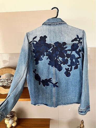 Beymen club sırtı işlemeli denim jean ceket