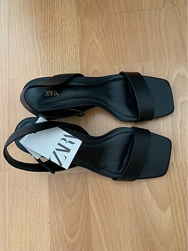 Zara Zara sandalet