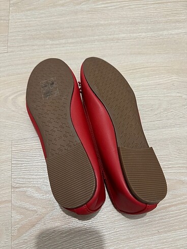 H&M Kırmızı babet