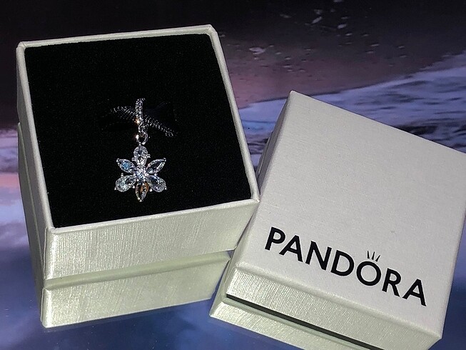 Pandora Pandora Işıltılı Herbaryum Sallantılı Charm