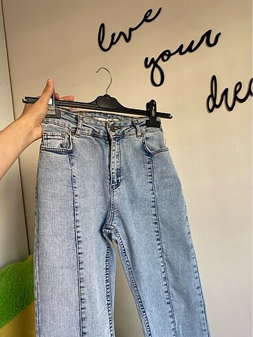 Diğer Yırtmaçlı jean