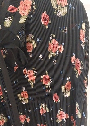 LC Waikiki Çiçek Desenli Pilili Bohem Kadın Bluz