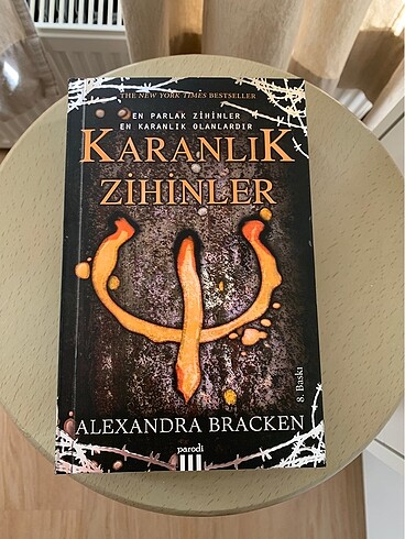 Alexandra bracken karanlik zihinler