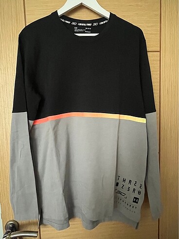 Under Armour sweat