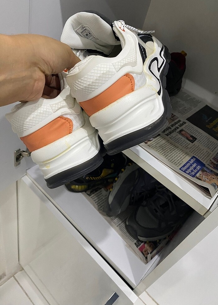 Spor ayakkabı - Görsel 2