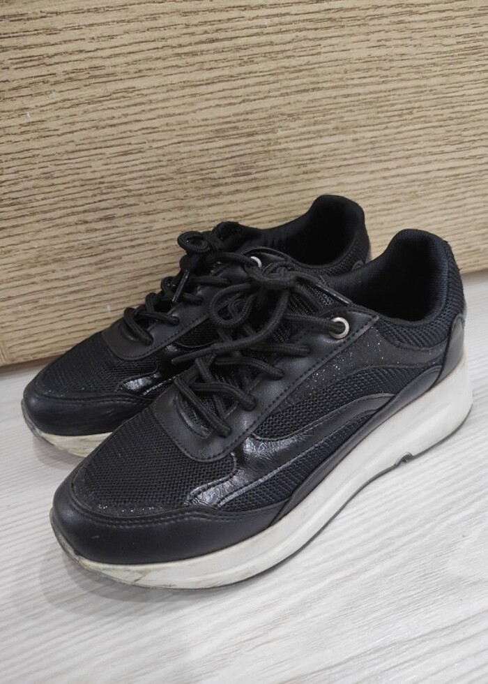 Siyah spor ayakkabı  - Görsel 2