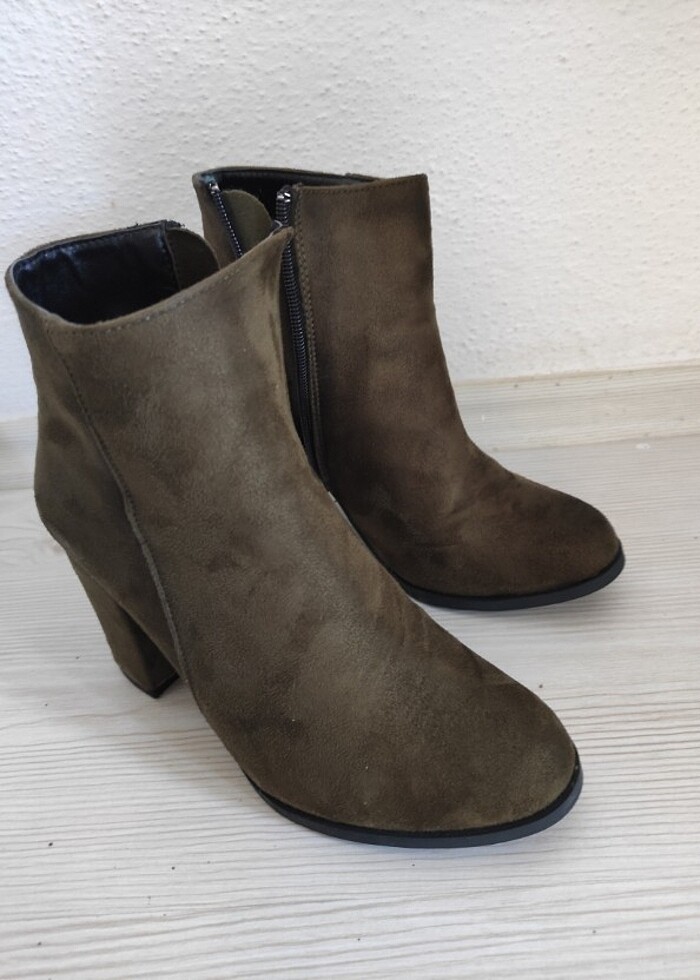 Topuklu süet bot - Görsel 2