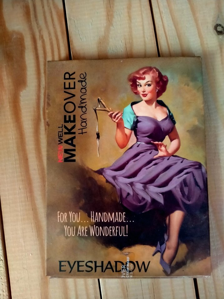 Bej Tonlarda El Yapımı Göz Farı Paleti - Görsel 2