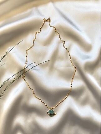 zirkon tasli charm saturn kolye